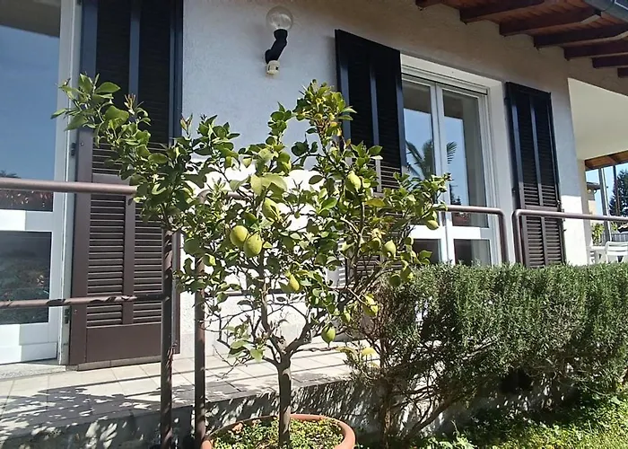 La Casa Di Rina Ferienhaus Angera